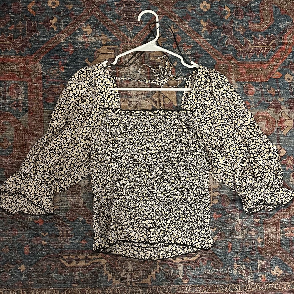 H&M Black and White Puff Sleeve Ruffled Blouse